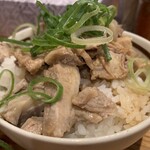 Menya Tatsu - チャーシューご飯。