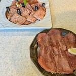 炭火焼肉ひび屋 - 