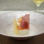 Haruka Murooka - 淡路島産新玉ねぎのムースとにんじんのチュイル