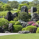 翆 - 日本一の名庭。枯山水の眺めが最高