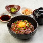 Grilled wagyu beef and salmon roe yukke bowl