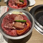 和牛放題の殿堂 秋葉原 肉屋横丁 焼肉 - 