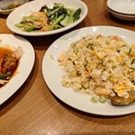 群愛飯店 - 酢豚、海鮮焼きそば、海鮮焼飯