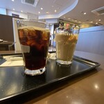 タリーズコーヒー - アイスコーヒーでひんやりしたわ！神さんはカフェラテを！