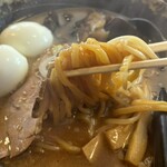 らーめん 巖窟王 - 「焼き醤油らーめん」900円（税込）ゆで卵を入れましたよ