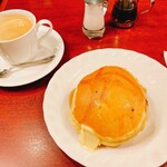 Sanshain - ホットコーヒーとホットケーキ