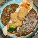 エイト カリィ - 角煮カツのカレー+スパイシーカレー(あいがけ)