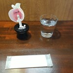 キッチン ブルー グローブ - 予約テーブルセット、今週初のレジ横の席！ (２週間前に予約)