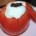 蚕室カフェ かみず - 丸ごとトマトのチーズ乗せ