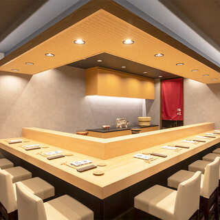 Enjoy the best Edomae sushi in a private room at a Michelin-starred restaurant for 10 consecutive years.