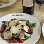 ラ・ベットラ・ダ・オチアイ - ワインと牛のタリアータ