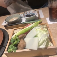 しゃぶしゃぶと焼肉 わにく ミッドランドスクエア店 - しゃぶしゃぶ