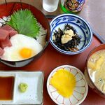 お食事処おさない - まぐろ山かけ丼￥900