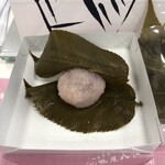 鶴屋八幡 - 桜餅 