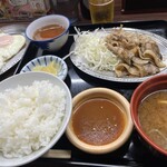 Uchuuken Shokudou - とんバラ定食¥800
