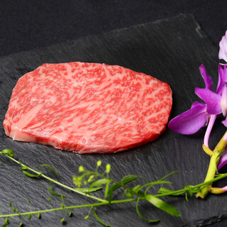 [Wagyu Beef/Branded Beef] We offer high quality red meat and marbled meat.