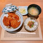 Niigata Katsudon Tarekatsu - 二段もりヒレかつ丼セット ¥1,600(税込)
                        ※ランチのみ