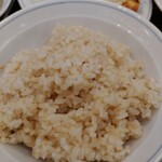 ぎょうざの満洲 - 玄米ご飯