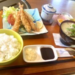 和食れすとらん すまいる ひなた屋 - 黒豚豚汁&エビフライ定食