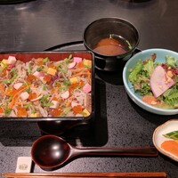 きつね - 『すき焼きちらし重』3,410円