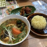 Soup curry tom tom kikir - ニラキーマ豆腐@1,480円込