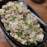 地鶏屋 らく楽 - シメのチャーハン