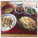 福島方木田食堂 - 野菜中心の昼ごはん。￥578。