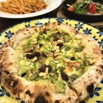 チェルピーナ邸 イタリア石窯料理と天然酵母ピザ - ジェノヴェーゼピザ
