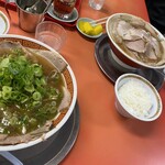もっこす 総本店 - 一緒に行った友人はチャーシュー麺かなりのボリューム