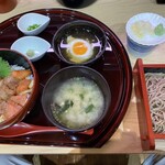 すし大臣 - 海鮮まかない丼＝935円←限定10食
            小ざる蕎麦＝396円
