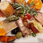 立ち飲み食堂 ウルトラスズキ - 