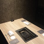 完全個室焼肉 GYU - 内観