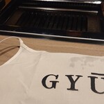 完全個室焼肉 GYU - エプロン使う？