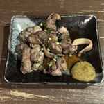 Yakitori Tebasaki Karaage Waiwai - 赤鶏もも炭火焼 100g、715円