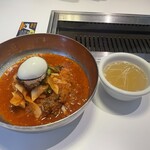 ぴょんぴょん舎 - 歴史的「ビビン麺」　スープも秀逸