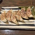 Hakata Ra-Men Shibaraku - 餃子