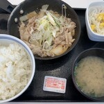 Yoshinoya - ねぎ塩豚定食688円