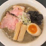 Nibo Shira Men Tanakani Boru - 百尾煮干し醤油ラーメン930円