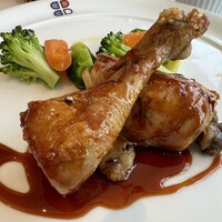 ブラッスリー ポール・ボキューズ 大丸東京 - 鶏もも肉のコンフィ