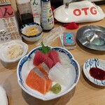 大衆酒場 富士山 - 刺身３種盛り…旨×２とぉ…新鮮×２…。