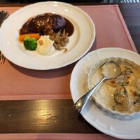 厳選洋食さくらい - ハンバーグと牡蠣のクリーム煮