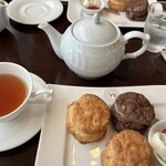 Y's tea room - 