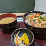 海鮮丼専門店 魚とおこめとドンブリと - 