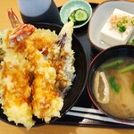 Nijino Oka - 息子は天丼1080円♫ 天ぷら定食と迷いましたが、丼の方がごはんの量が多いのが決め手だったよう笑 ボリューム満点です✨
