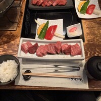 飛騨牛一頭家 馬喰一代 銀座 - 炭火焼肉、野菜焼き、ごはん、味噌汁、漬物