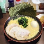 横浜家系ラーメン 龍馬家 - 