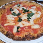 PIZZERIA LUNA E MARE - チーズがたっぷり