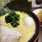 横浜家系ラーメン 龍馬家 - 