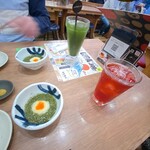 鳥良 - 突き出しとカシスソーダ、青汁（飲みやすい）