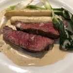 Piccolo ristorante CIBO SANO - メインのお肉料理。付け合わせの白アスパラもすごく美味しかったです。